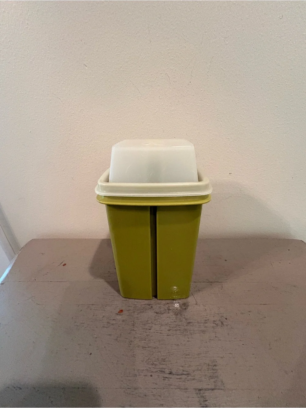 VTG Tupperware Avocado Green Three Piece Pick-A-Deli Pickle Keeper